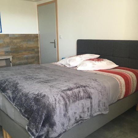 Appartement T2 Independant Dans Maison Pugny-Chatenod Kültér fotó