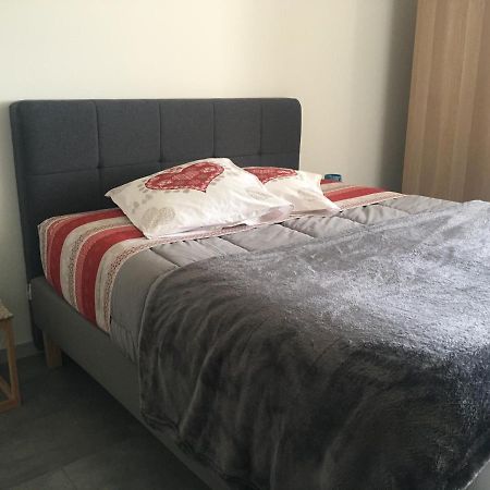 Appartement T2 Independant Dans Maison Pugny-Chatenod Kültér fotó