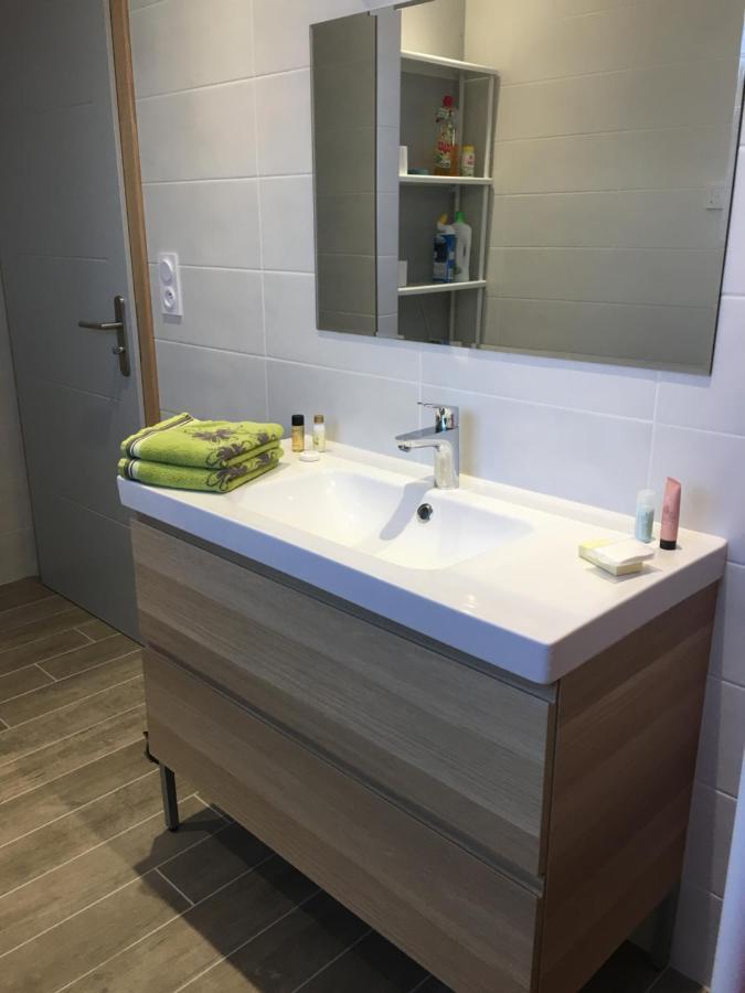 Appartement T2 Independant Dans Maison Pugny-Chatenod Kültér fotó
